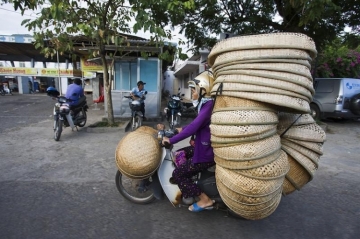 越南人骑摩托简直神乎其技！这真的不是在印度吗？